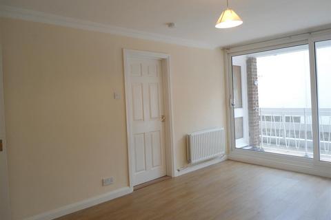 2 bedroom flat to rent, St Margarets Street, Rochester