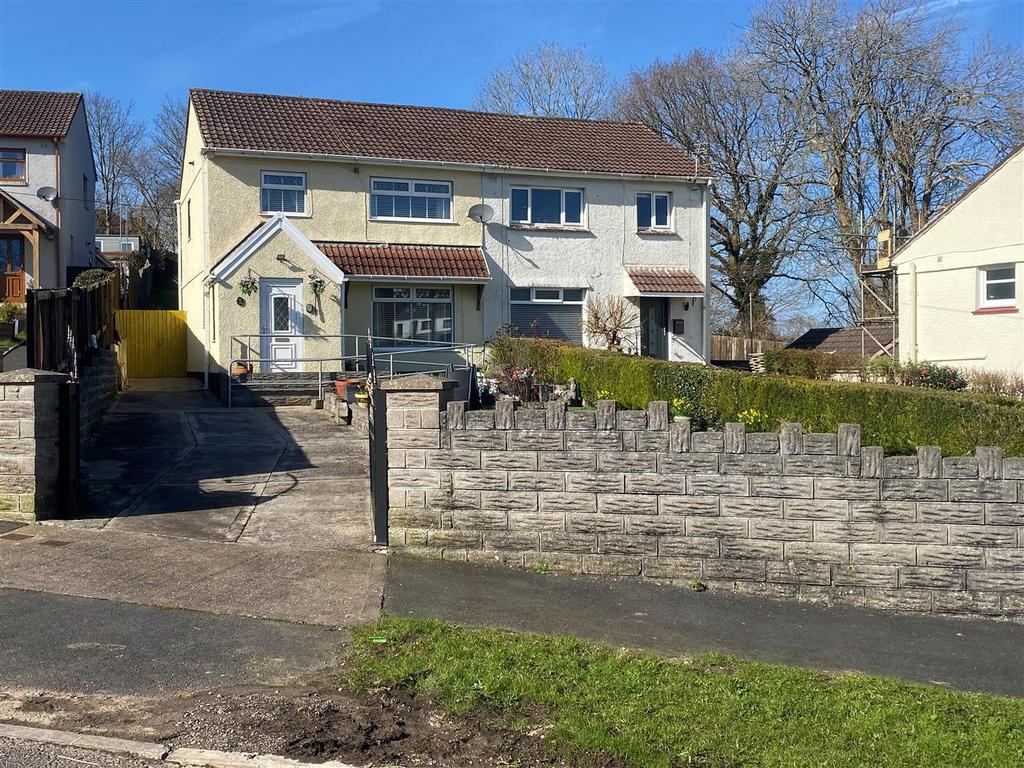 Parc Hendy Crescent, Penclawdd 4 bed semidetached house for sale £