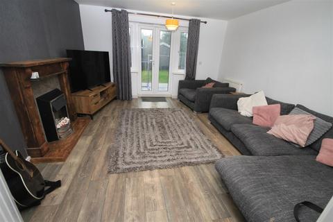22 Loxley Close, Bradford, BD2 3HX