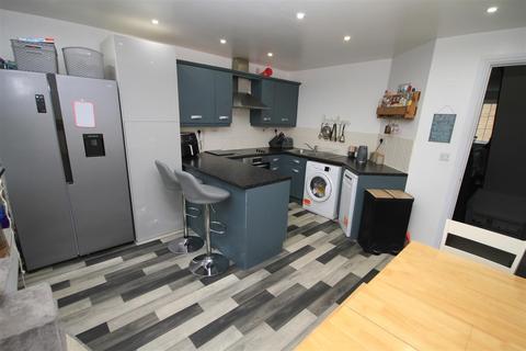 22 Loxley Close, Bradford, BD2 3HX