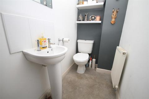 22 Loxley Close, Bradford, BD2 3HX
