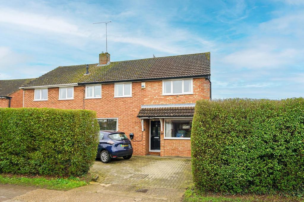 Brooklands Drive, Leighton Buzzard 4 bed semidetached house for sale
