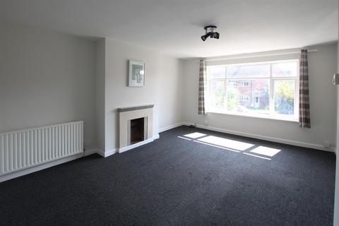 4 bedroom maisonette to rent, Coniston Road, Leamington Spa