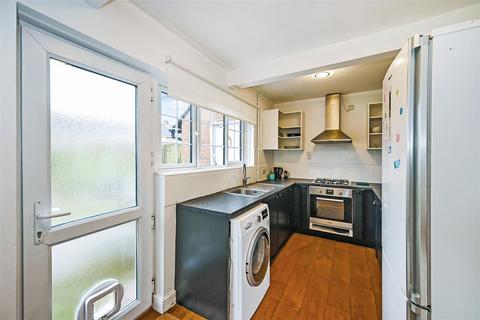 3 bedroom end of terrace house for sale, Lansdowne Close, Romsey Town Centre, Hampshire