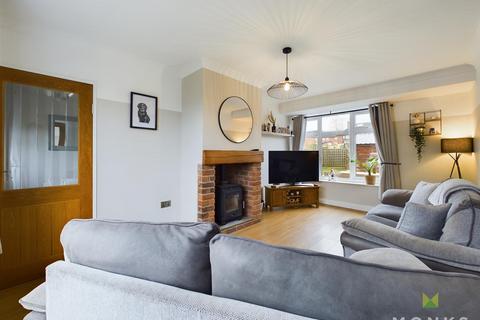 2 bedroom semi-detached house for sale, Hawthorn Grove, Oswestry