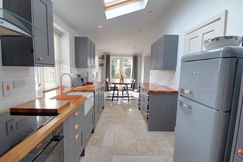 2 bedroom detached house for sale - Old Road, Maisemore, Gloucester