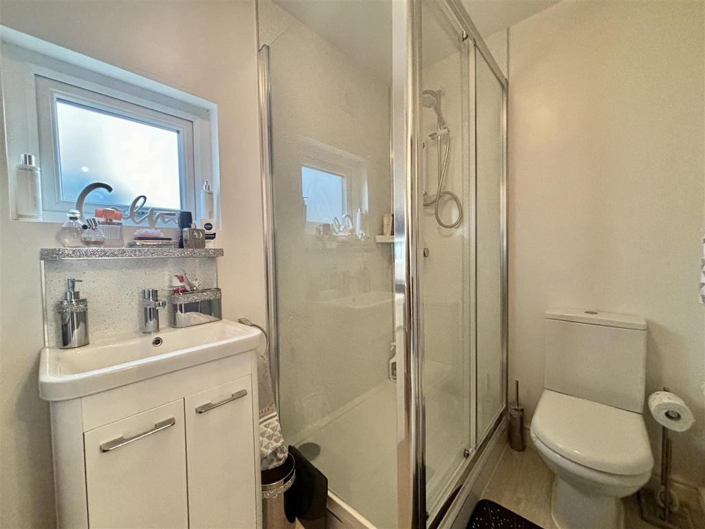 Annexe Shower Room