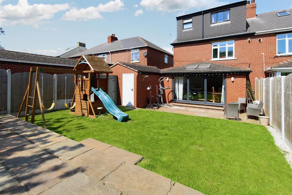 Sackup Lane, Darton, Barnsley S75 5BA 4 bed semidetached house for