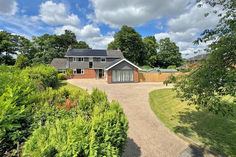 4 bedroom detached house for sale, Garden Close, Halton HP22