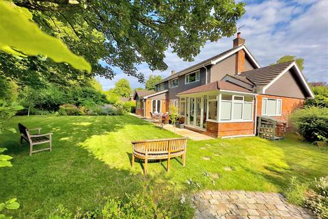 4 bedroom detached house for sale, Garden Close, Halton HP22