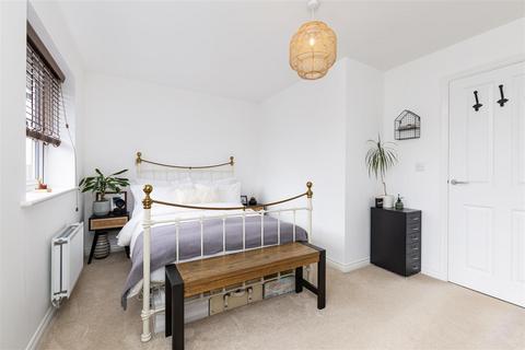 3 bedroom semi-detached house for sale - Weaving Lane, Darlington