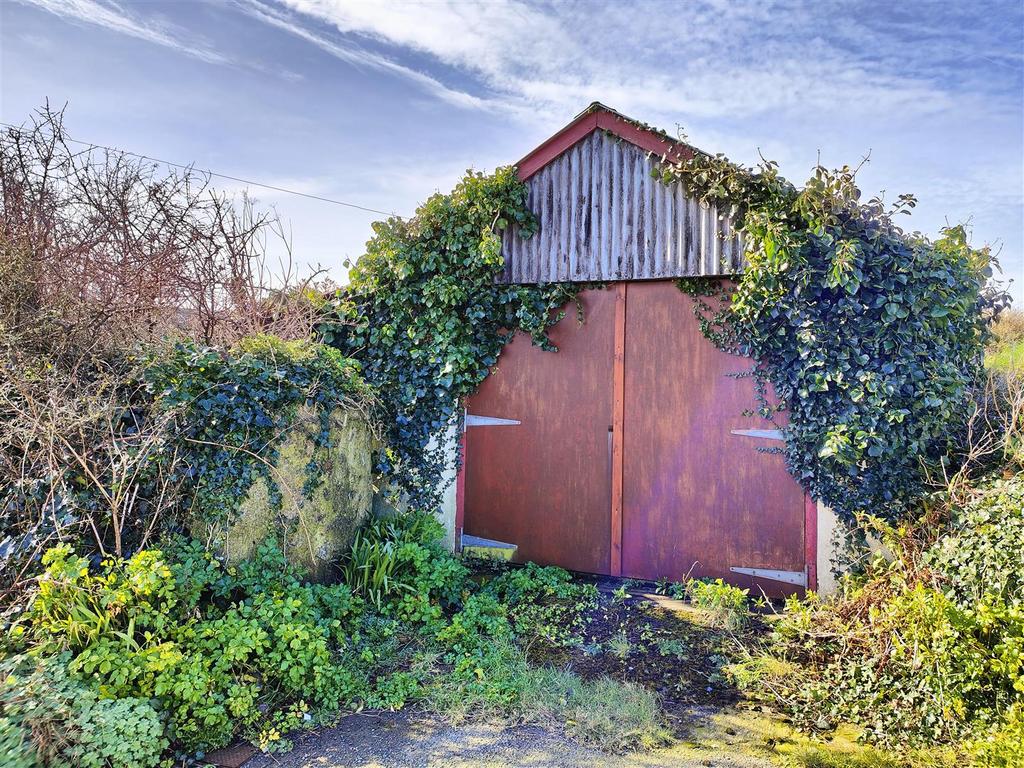 Garage/Workshop