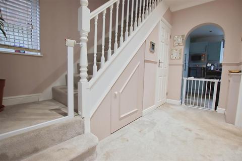 6 Stilton Path, Borehamwood, WD6 5BU