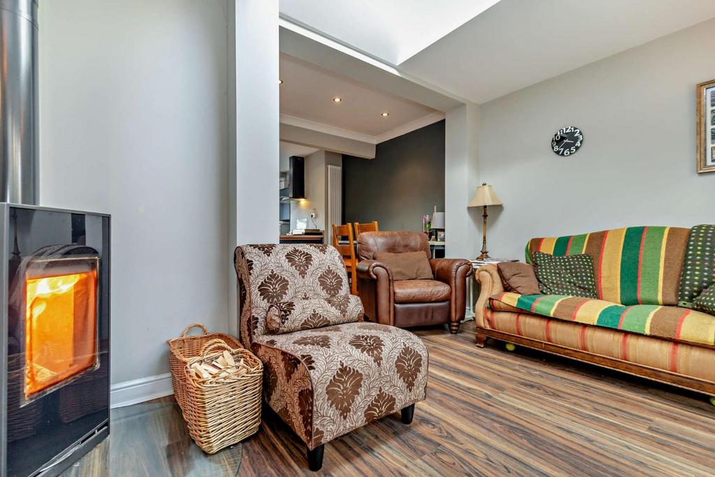 8588227-interior18-800.jpg