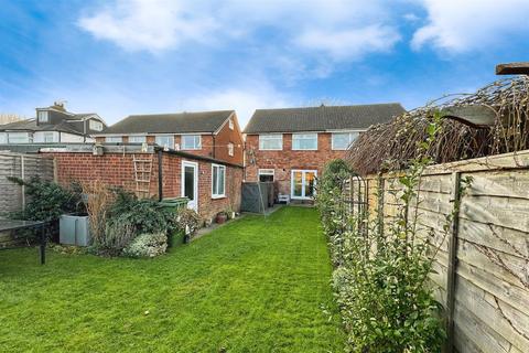 3 bedroom semi-detached house for sale, Pickering Road, Hull