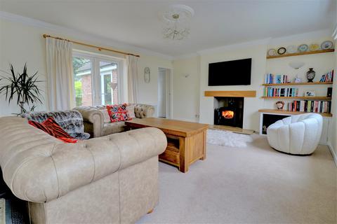4 bedroom detached house to rent, Merton Way, Kibworth Harcourt, Leicester