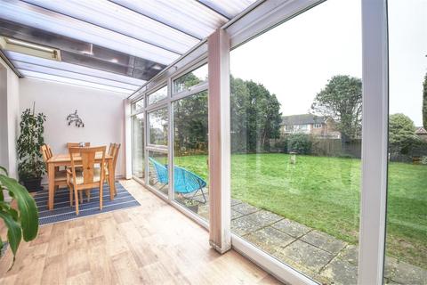 2 bedroom flat for sale - Collington Avenue, Bexhill-On-Sea