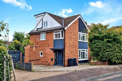 4 bedroom semi-detached house for sale, Severns Field, Epping