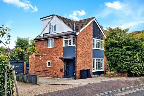 6 Severns Field, Epping, CM16 5AP
