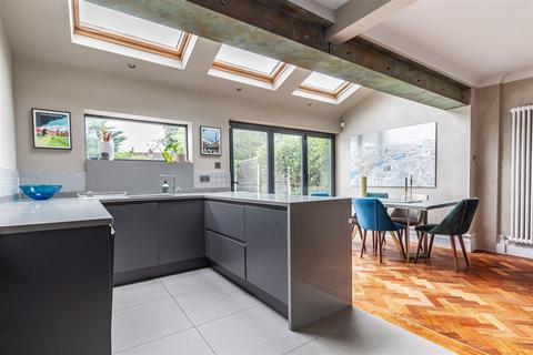 6 Severns Field, Epping, CM16 5AP