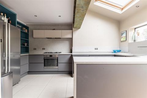 6 Severns Field, Epping, CM16 5AP