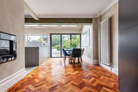 6 Severns Field, Epping, CM16 5AP