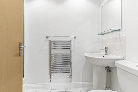 68 Battle Square, Reading, RG30 1AL