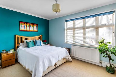 24 Mount Road, New Malden, KT3 3JU