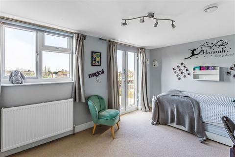 24 Mount Road, New Malden, KT3 3JU