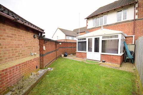 4 bedroom semi-detached house to rent, Althorpe Drive Portsmouth PO3