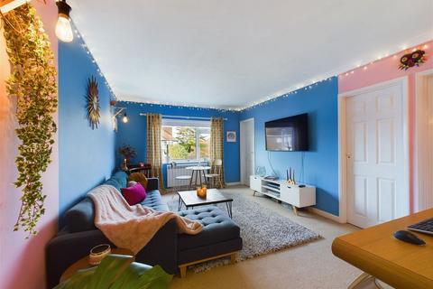 2 bedroom flat for sale, Eleanor Court, Bruce Avenue, Worthing, BN11