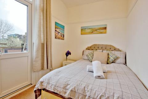 1a Camper Road, Southend-on-sea, SS1 2YR