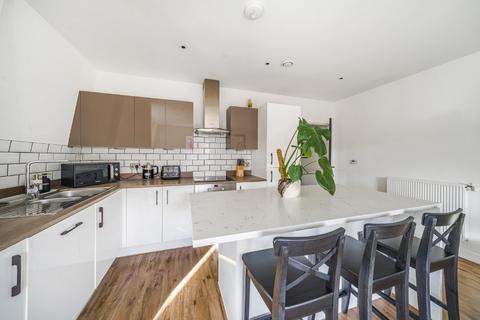 2 bedroom apartment for sale, Moy Lane, London