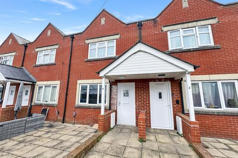 2 bedroom house to rent, 4 Amo Mews, Worthing, BN11 3HW