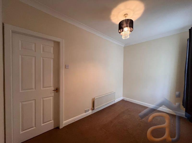 Bedroom 1 - Photo 2
