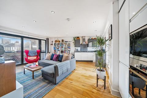 2 bedroom flat for sale, Trundleys Road, Surrey Quays