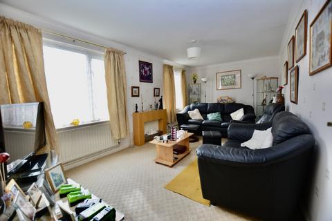 4 bedroom semi-detached house for sale, Horley RH6