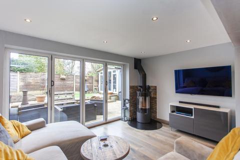 24 Roseberry Close, Ramsbottom, Bury, BL0 9FQ