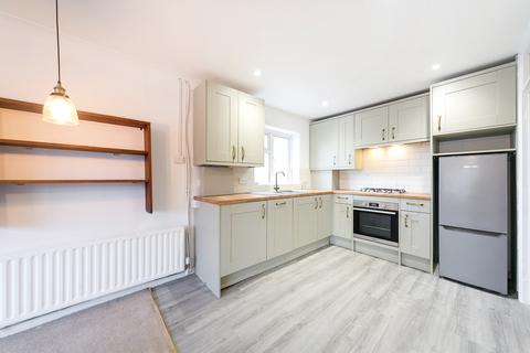 2 bedroom flat to rent, Enmore Road, London SE25