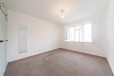 2 bedroom flat to rent, Enmore Road, London SE25