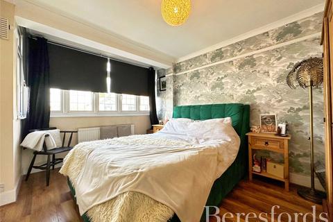 6 Macdonald Avenue, Hornchurch, RM11 2NE