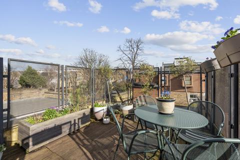 3 bedroom maisonette for sale, Elfort Road, London, N5