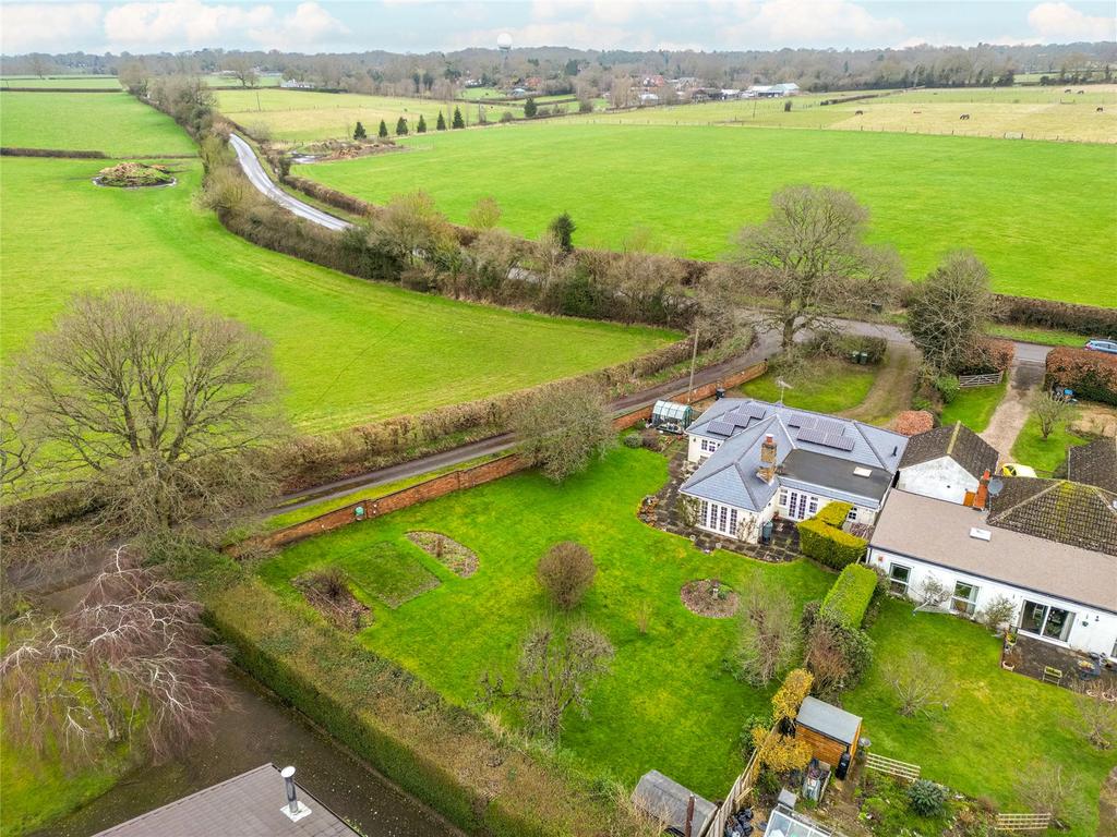Hogpits Bottom, Flaunden... 3 bed bungalow for sale £925,000