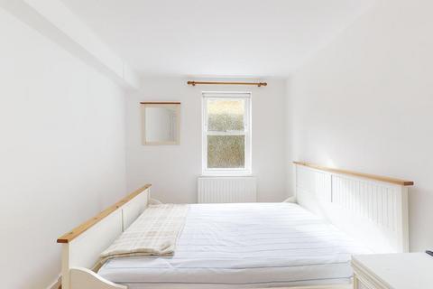 1 bedroom flat for sale, Castelnau, Barnes