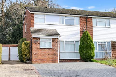 11 Barnmead, Haywards Heath, RH16 1UY