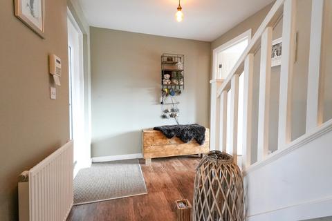 6 Caledonian Crescent, Law, Carluke, ML8 5FL