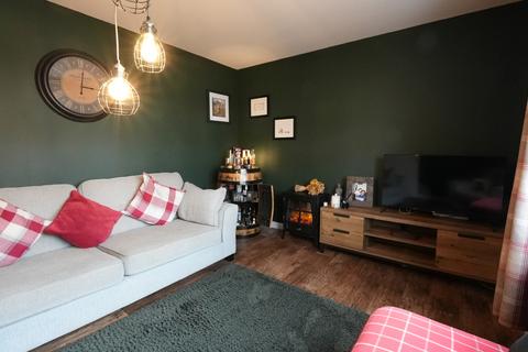 6 Caledonian Crescent, Law, Carluke, ML8 5FL