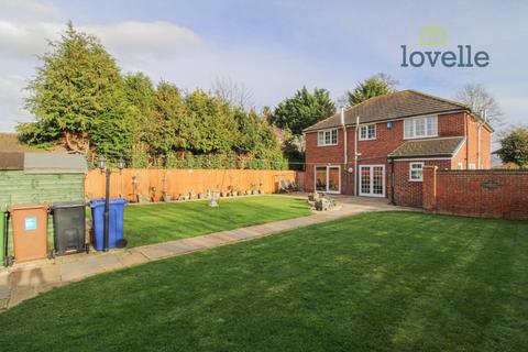 67 Allestree Drive, Grimsby, DN33 3DX
