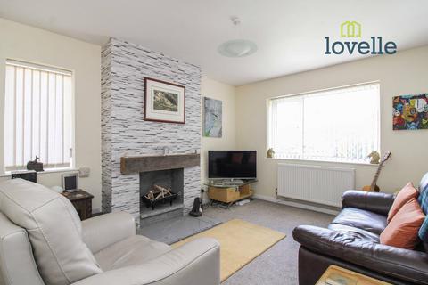 12 Clyfton Crescent, Immingham, DN40 2BA