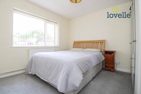 12 Clyfton Crescent, Immingham, DN40 2BA